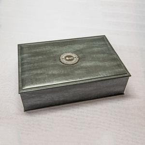 Подарочная коробка для ключей от автомашины: термокожа с тиснением, бархат